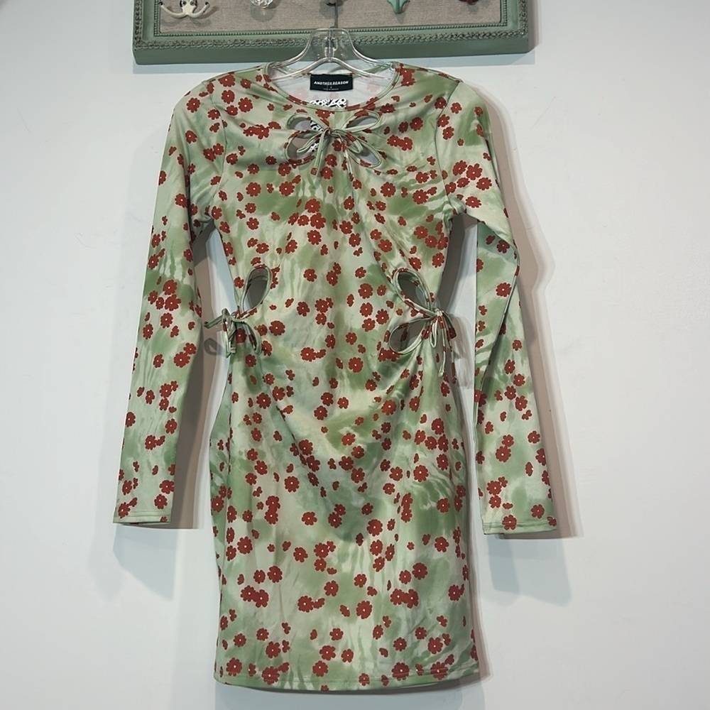 Another Reason long sleeve mini bodycon dress with waist cut outs floral print 8 - Picture 6 of 8